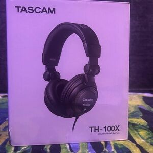 TASCAM TH-100X Studio Headphones
